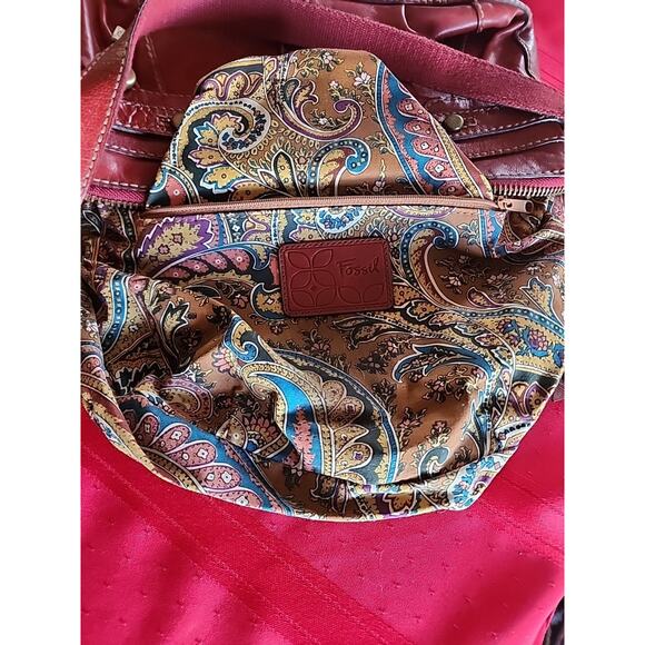 Fossil Red Leather Purse Cognac Fabric Lining Key Fob 8-9 Inch Drop 3 Pockets - Picture 14 of 16